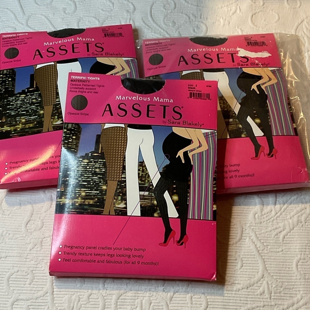 ASSETS by Sara Blakely Maternity Tights in Opaque Stripes. Size 2.